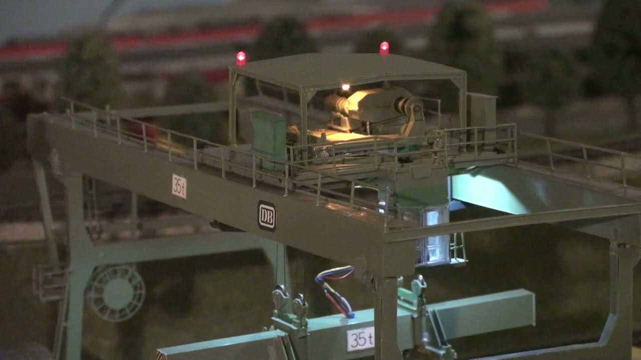 Röwa-Container-Kran im Einsatz