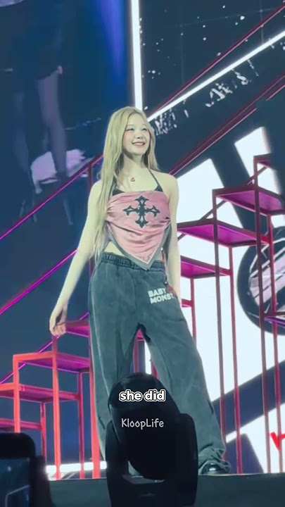 Pharita got asked to move seats… during the concert?! #kpop #shorts #pharita
