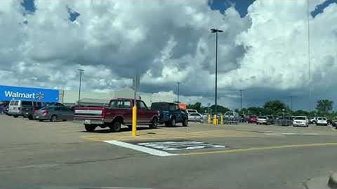 Minecraft UHC but your hearts DOUBLE every MINUTE...PAINTBALL