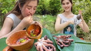 Mực Ma da nướng chấm muối ớt siêu cay