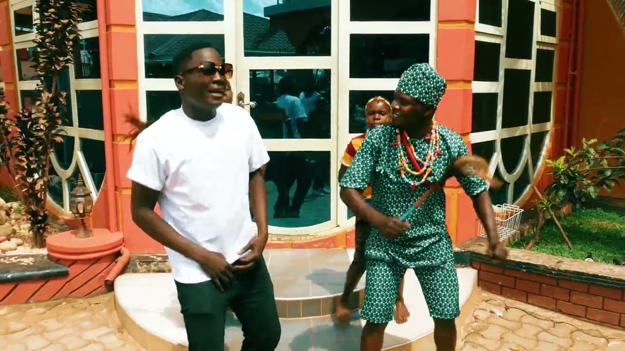 Wa ayi bor / Ayi boss by Victor Art Eza Art vidéo officielle