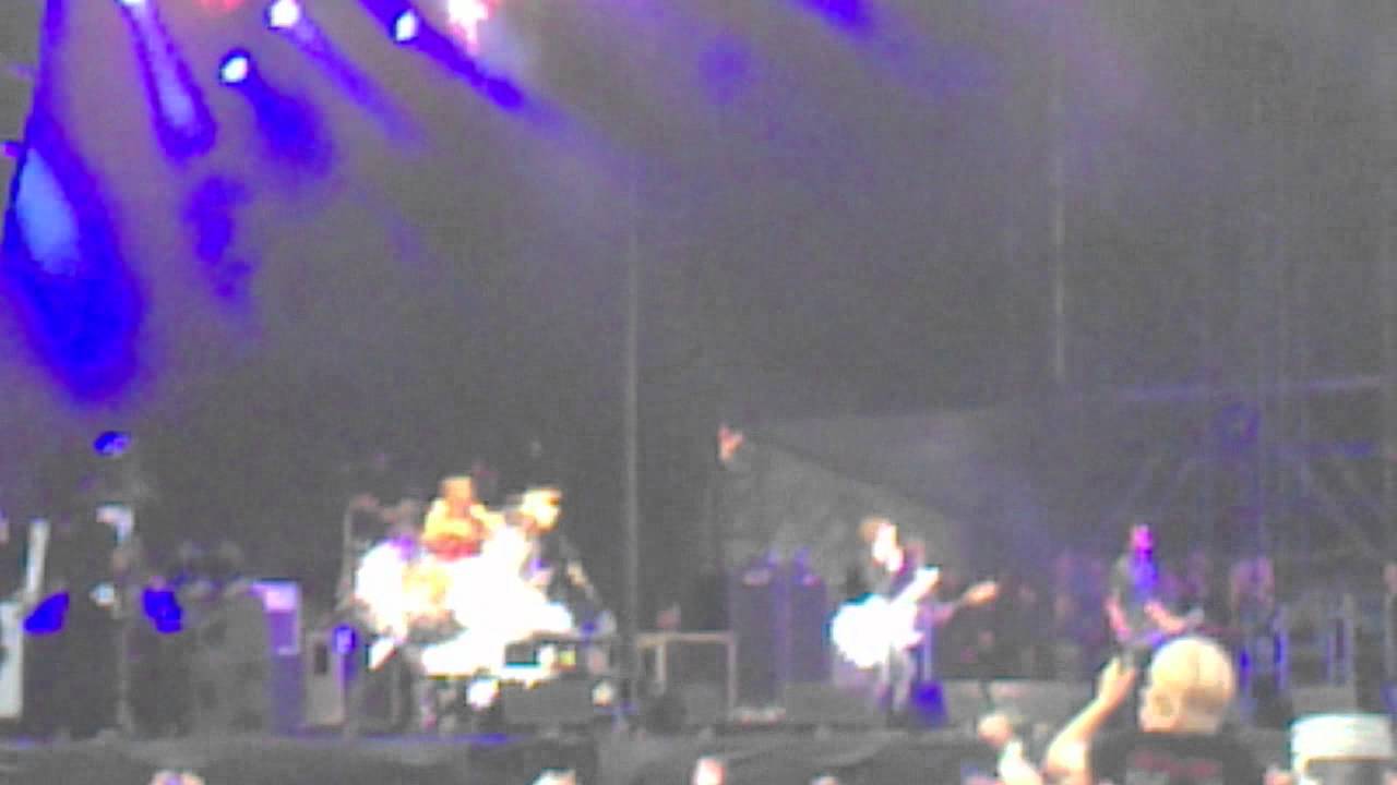 Foo Fighters Rope (Milton Keynes Bowl) 03/07/11 YouTube