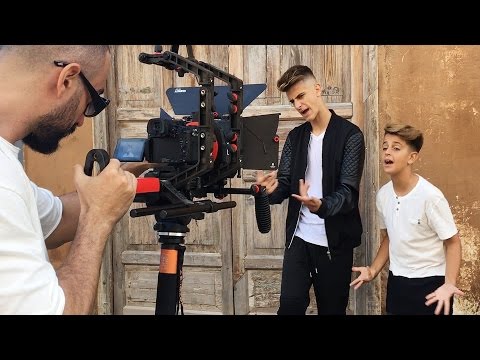 Making Of – Es Para Mí Señorita – Adexe & Nau (behind the scenes) mp3 ke stažení