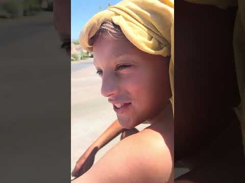 Hitchhiking random cars and being homeless/prank