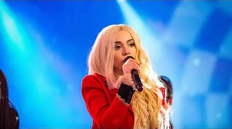 Ava Max performs 'Sweet but Psycho' live