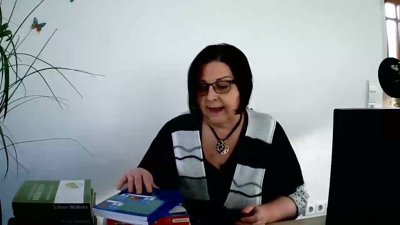 Mein erstes Buch ist 1996 im Verlag DATA BECKER erschienen.