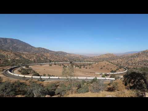 Long train through Tehachapi Loop