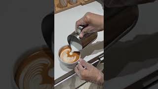 learn how to make latte art #latteart #coffeelatteart #coffeelatteart #tulip #coffee