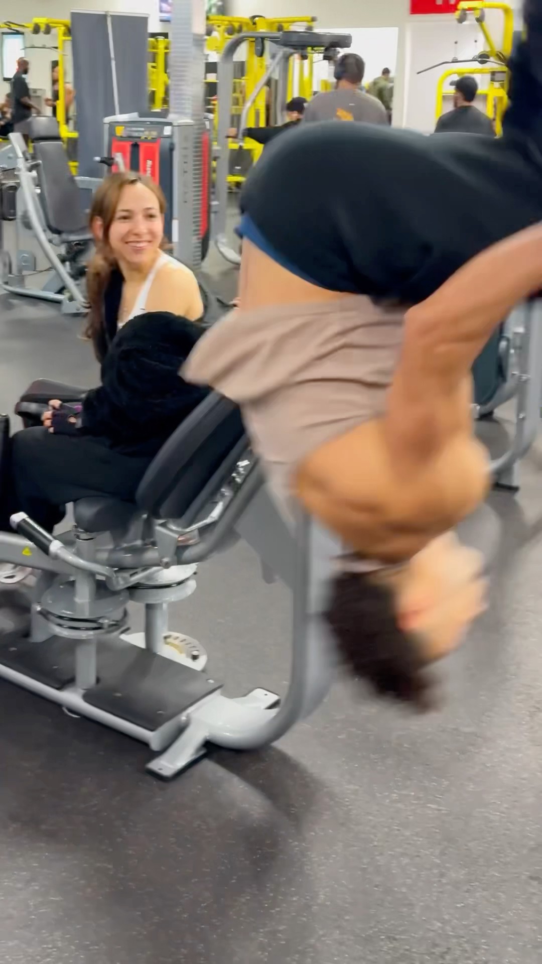 Showing her men have stronger legs??‼️