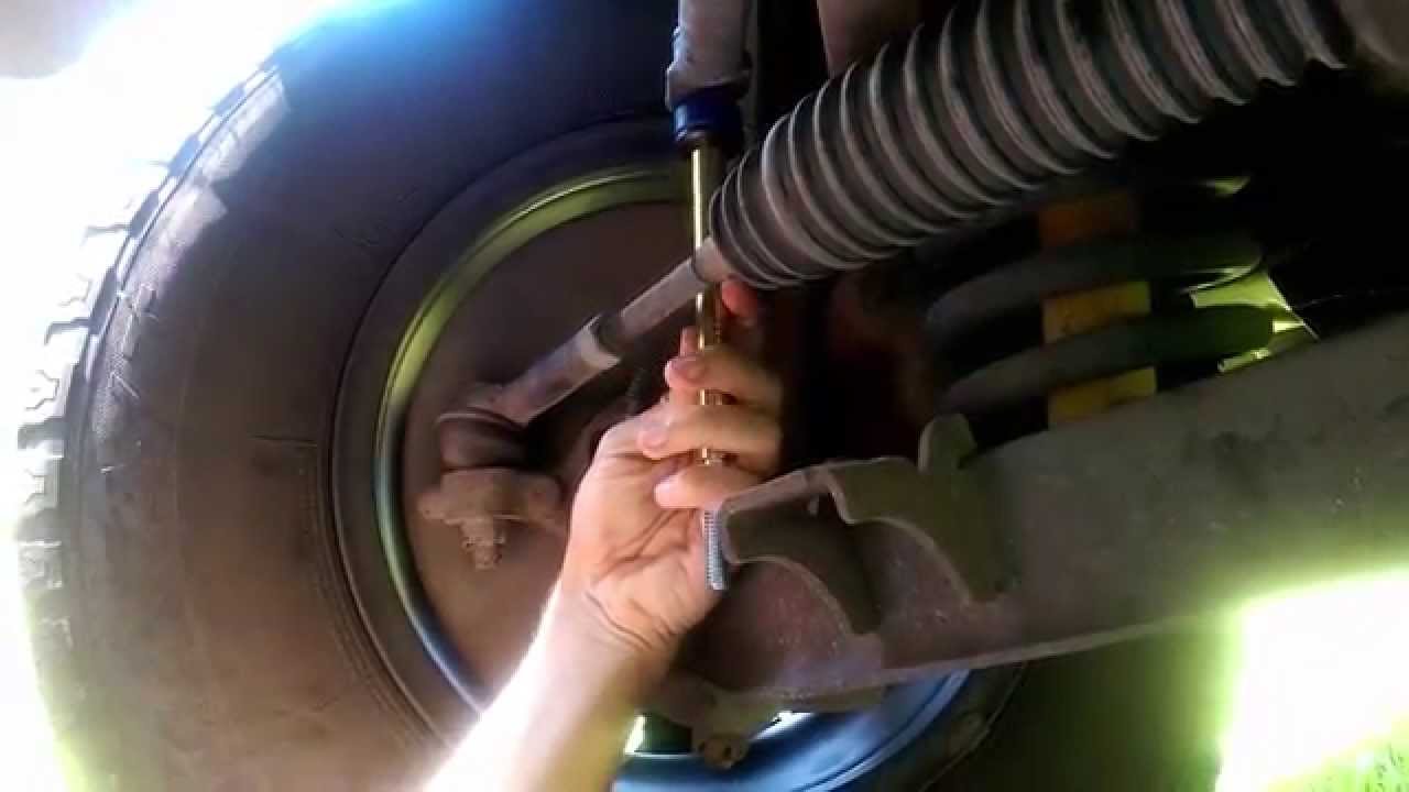 Replacing the sway bar links on my 2001 Ford ranger 4.0L - YouTube