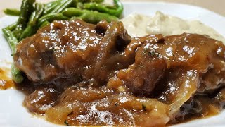Salisbury steak brown for 2-3 minutes a side slow cook on high 4-5
hours 1 1/2 lbs of lean ground beef egg yolks 1/4 cup minced onion 6
oz mushroom 1/3...