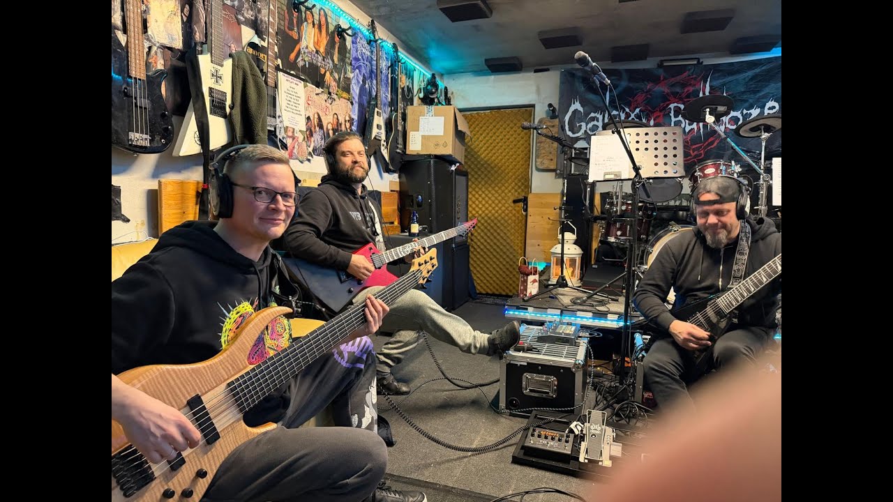 GALAXY BULLDOZER Divide and Conquer (practice room)