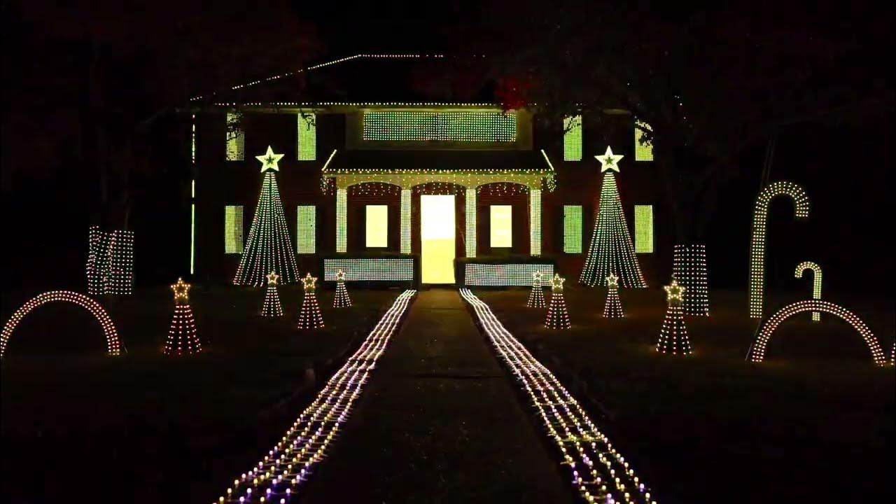 2022 Winter Wonderland - Here Comes Santa Claus (From Pitch Perfect 2 Soundtrack) 2022 Winter Wonderland - Here Comes Santa Claus (From Pitch Perfect 2 Soundtrack)