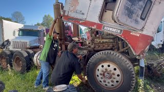 видео: Kenworth Cabover Twin Stick 1967 года выпуска, припаркованный с начала 90-х. Заведется ли он? картинка: Kenworth Cabover Twin Stick 1967 года выпуска, припаркованный с начала 90-х. Заведется ли он?