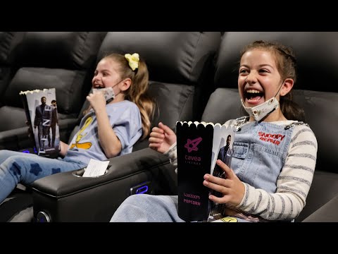 ემილია კავეაში რომელ პრემიერაზე წავიდა?