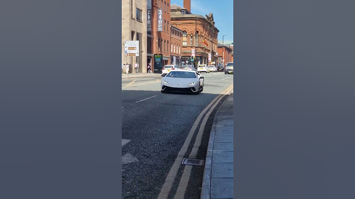 Lamborghini Huracan Performante Downshifts!