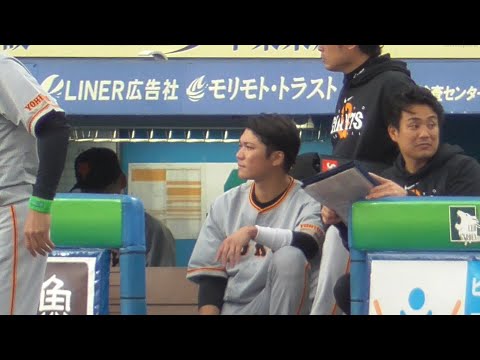 ショートで2000試合まであと１試合 ベンチで黄昏れちゃってる坂本勇人