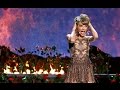 Taylor Swift hits out at Spotify during American Music Awards 2014