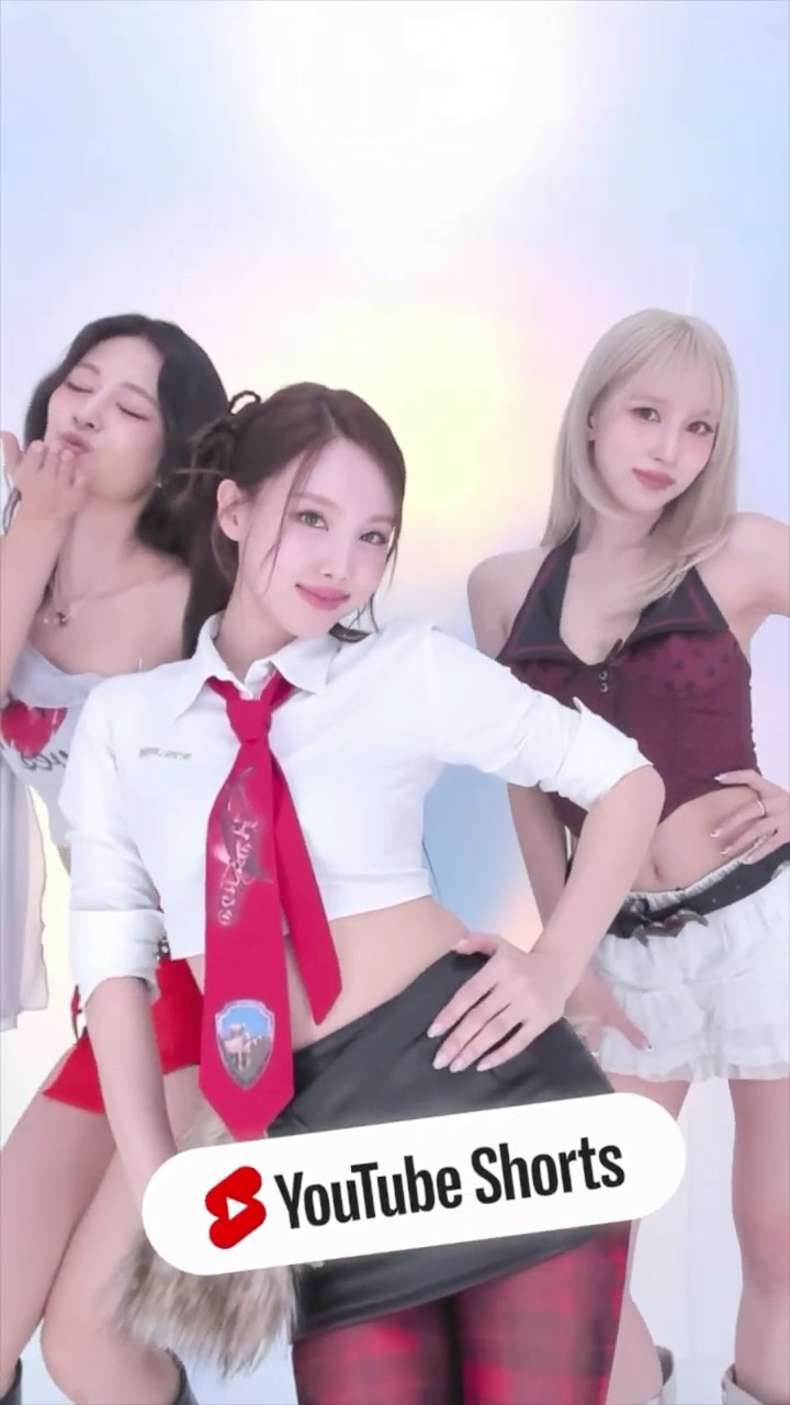 Maximize that IT-GIRL Energy by dancing to TWICE's STRATEGY?#TWICE #트와이스 #NAYEON #MINA #TZUYU