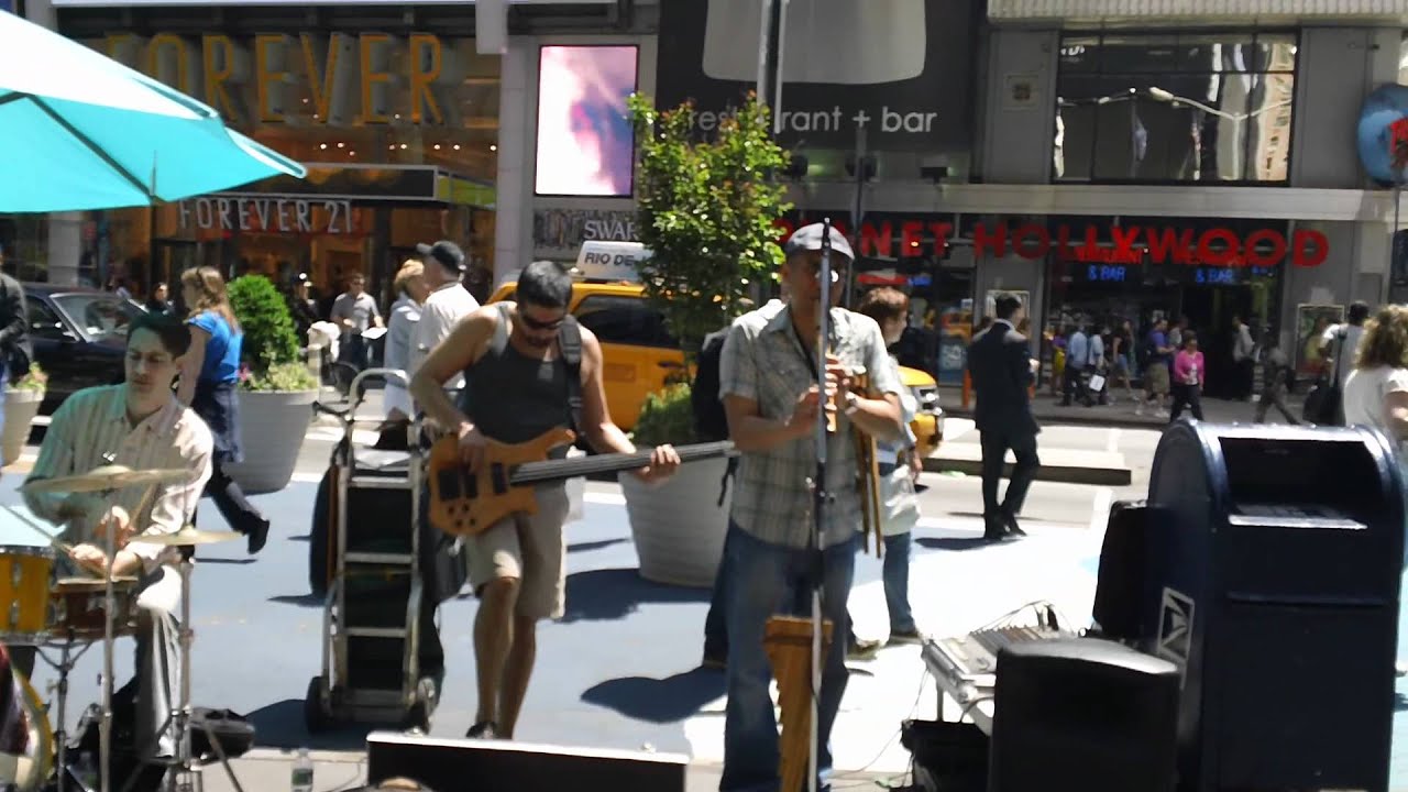 Executores Da Rua Que Cantam E Que Jogam a Música Em New York Foto  Editorial - Imagem de arte, alma: 61623336