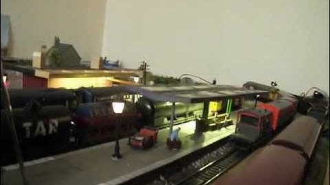 Bachmann Class 37 Railfreight with ESU loksound v4, ELLINDON STATION
