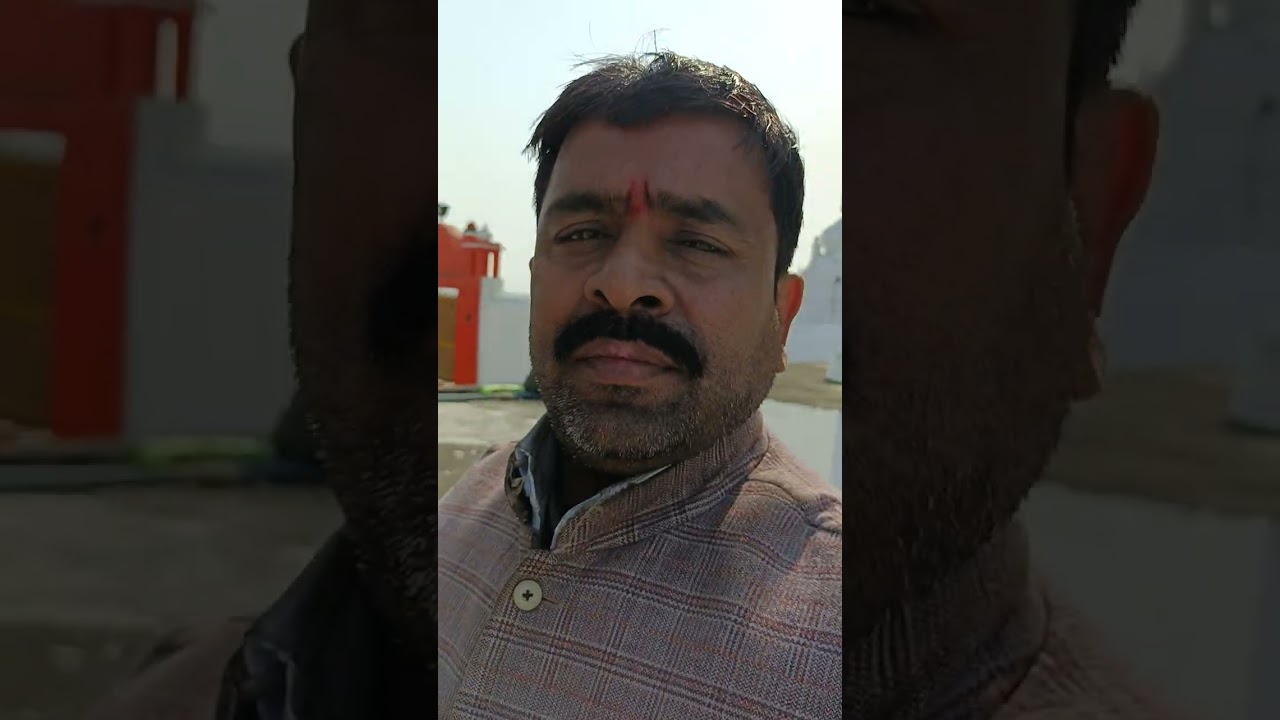 अपने गुरु आश्रम में पूज्य पीठाधीश्वर महाराजजी