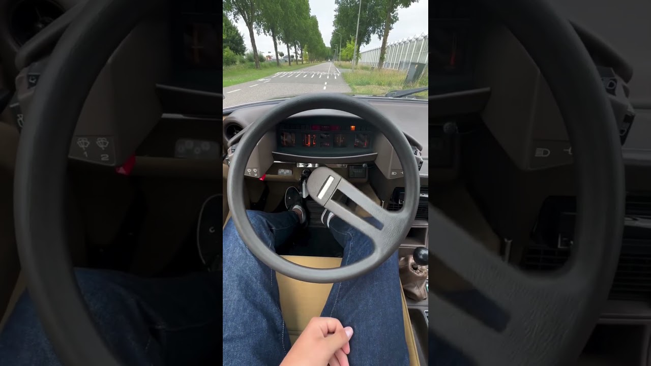 DIRAVI powersteering, Citroens hydro-wizardry steering, ahead of its time.