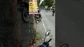 pembalap jatuh dari motor, kameramen patut di apresiasi