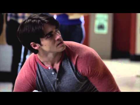 The Vampire Diaries 5x01 - Jeremy Fight (HD)