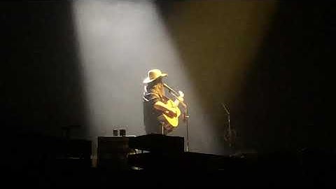 Chris Stapleton “Either Way” LIVE at Country 2 Country Dublin, Ireland