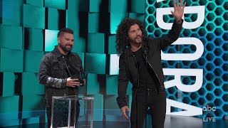 Dan + Shay and Justin Bieber Win Favorite Collaboration of the Year - The American Music Awards