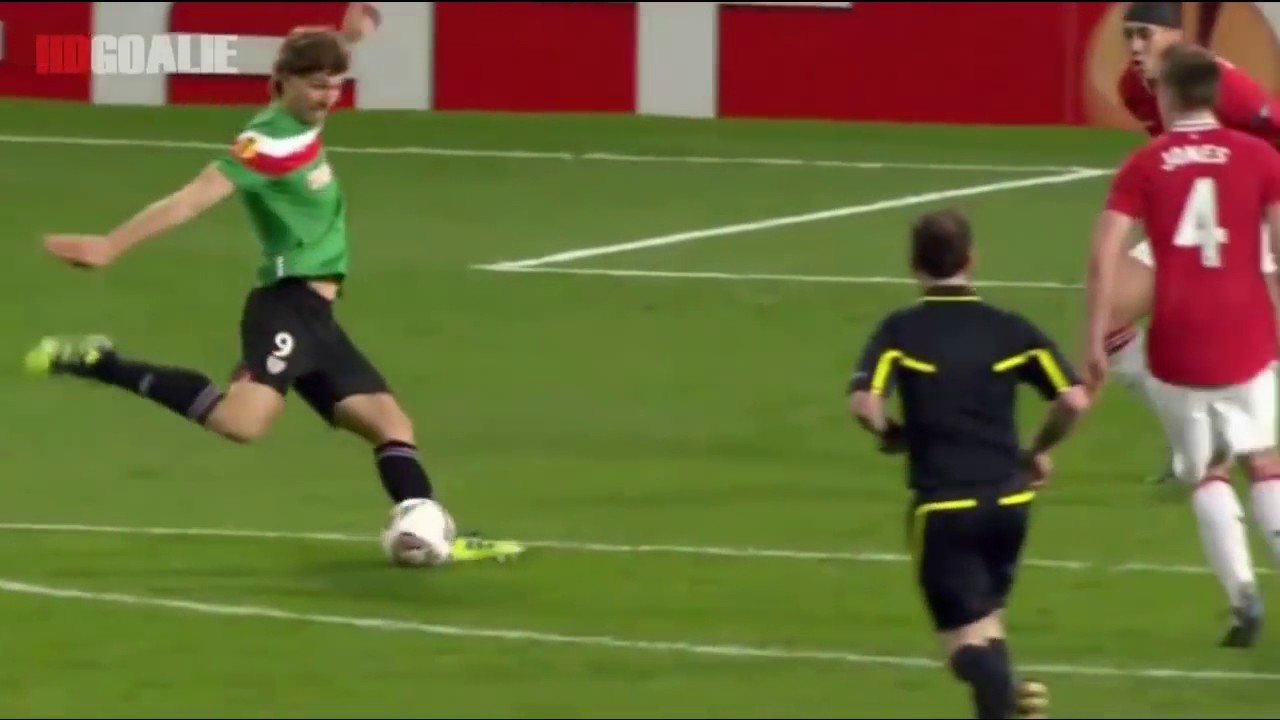 David De Gea - The future BEST goalkeeper  ( Top 30 Saves in 2011 2012 for Manchester United )