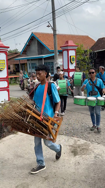 Kolaborasi Angklung & Drumband