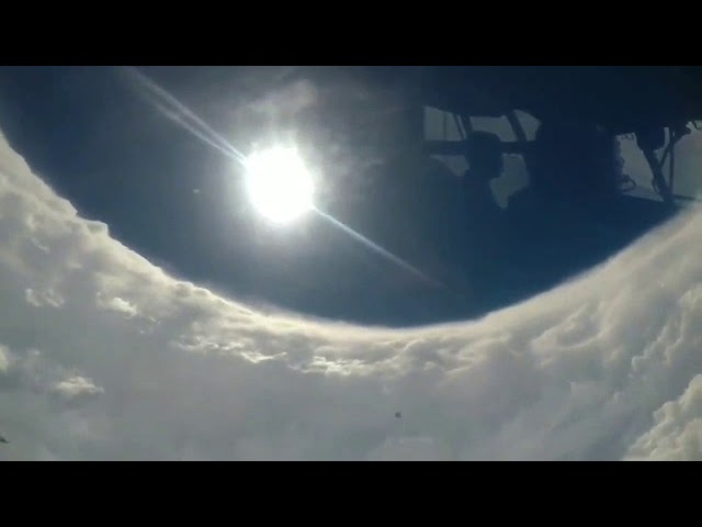 台風の目 ハリケーンドリアン Dorian の中心 Youtube