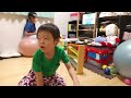 Eテレみんなのうた歌うんだらかうだすぽん(ハナレグミとうんだらか楽団)を姉(9歳児)と仲良く見る5歳児男の子(発達障がい(知的障害)-自閉性スペクトラム症)