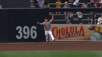 COL@SD: Myers makes catch on warning track, hits wall