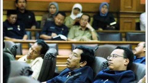 iwan fals- tikus tikus kantor