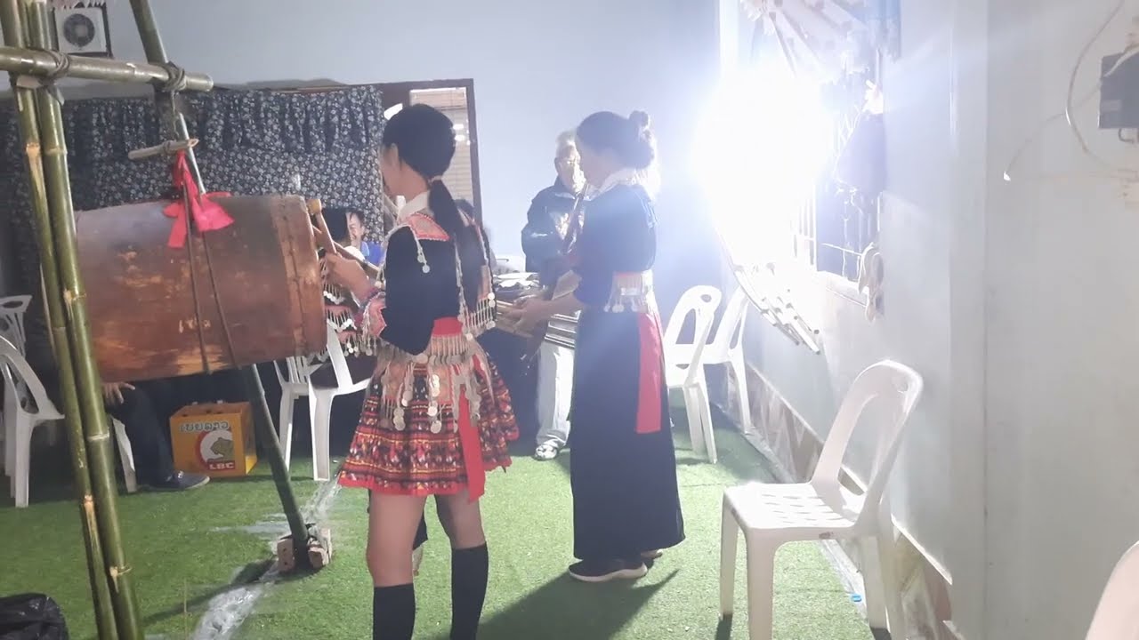 nkauj ntxawm tshuab qeej ntshais 18/12/2023