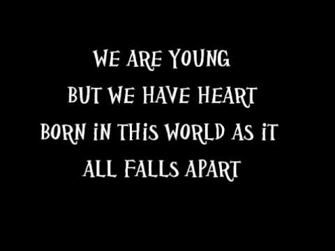 Holly Wood Undead - Young With (LYRICS)