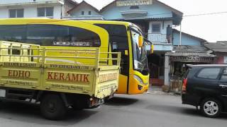 Geriuh Telolet Bus Samuderatrans Di Secang Magelan