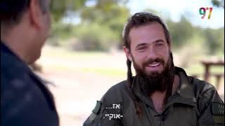 הוא זמר נגן ולוחם, אביה שרמן בסיפורים מרתקים מתוך הלחימה בעזה