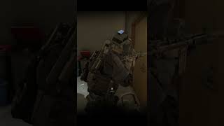 Se desmaya el Poli | Ready Or Not #virusmedieval #vrmy #twitch #swat