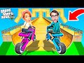 SFIDO LA MIA RAGAZZA NELLE GARE DI GTA 5! *CHALLENGE*