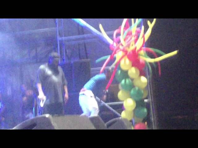 Beenie Man & Fambo - Drinking Rum & Red Bull (Live in NYC) - YouTube