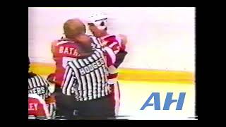 NHL Oct. 25, 1981 Detroit Red Wings v Philadelphia Flyers (R) Mike Foligno v Frank Bathe