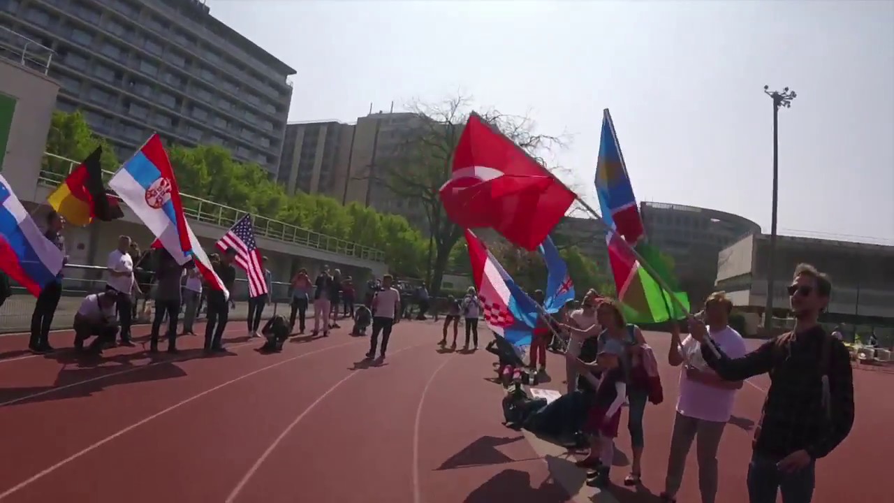 Run Around the Planet E434