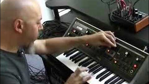 Jordan Rudess Little Phatty Demo 09 - On The Run
