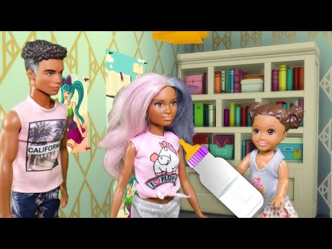 Rodzinka Barbie - Zamiana ról!! Iza i Brajan stają się dziećmi :) Odc. 151 The Sims 4.