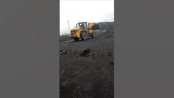 WHEEL LOADER OPERATOR SKILL #shorts
