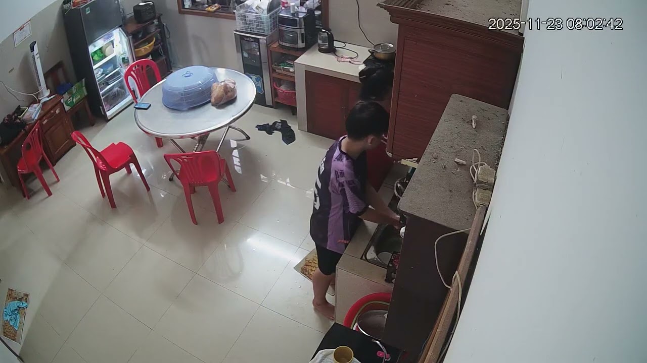 nhiều chuyện với chị hai